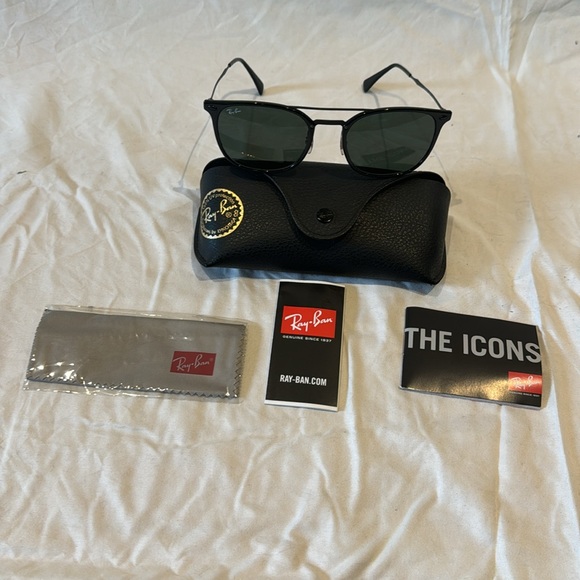 Black Ray-Ban Clubmaster Sunglasses - Picture 7 of 7